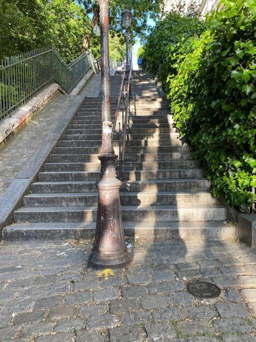 Montmartre Joli 2 Pieces Au Pied Du Sacre Coeur Apartment Paris Exterior photo